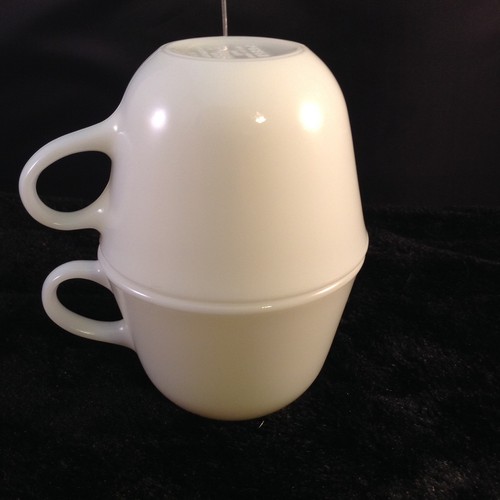 two (2) vintage pyrex by corning ware white milk glass coffee