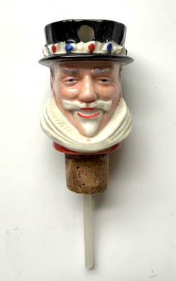 WADE PORCELAIN BEEFEATER GIN BOTTLE POURER STOPPER MAN'S HEAD