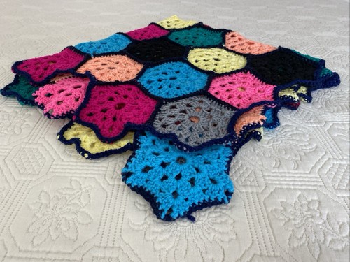 Manta cuadrada hexagonal abuela acrílica colorida ganchillo hecha a mano 85 cm - Imagen 14 de 15
