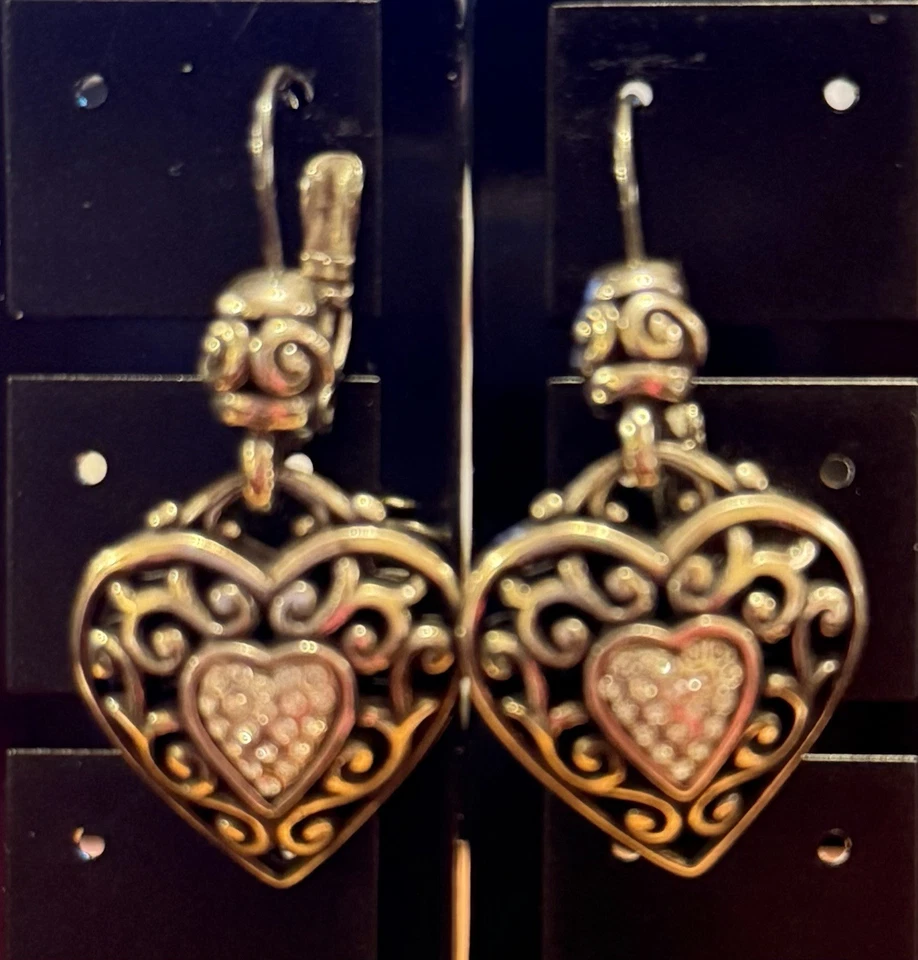 Pendientes Brighton Reno corazón con cierre de palanca J14692 venta al por menor $68 Foto 3 de 4