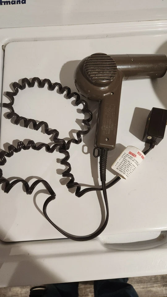 Retro Vidal Sassoon Professional 1500 Watt Mid-Size Hair Dryer Model VS-509  - Image 2 of 4