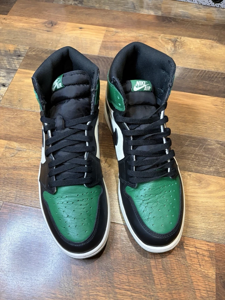 Talla 11.5 - Jordan 1 Retro Alto OG Verde Pino 2018 Foto 3 de 4