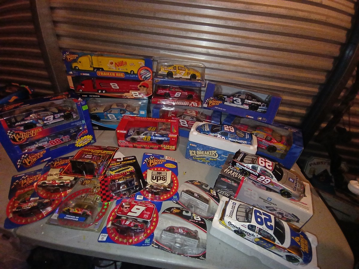 NASCAR デイル・アンハート　サンタ フィギュア NASCAR LOT of 23 Diecast Collection Dale Earnhardt Sr, Jr, Kevin