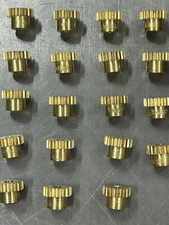 QTY 1 BOSTON GEAR Y4818 BRASS SPUR GEAR 48P 18 TEETH LIVE STEAM SERVO 20 DEG PA