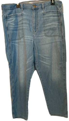 American Eagle Size 16 Short Mom Jeans 