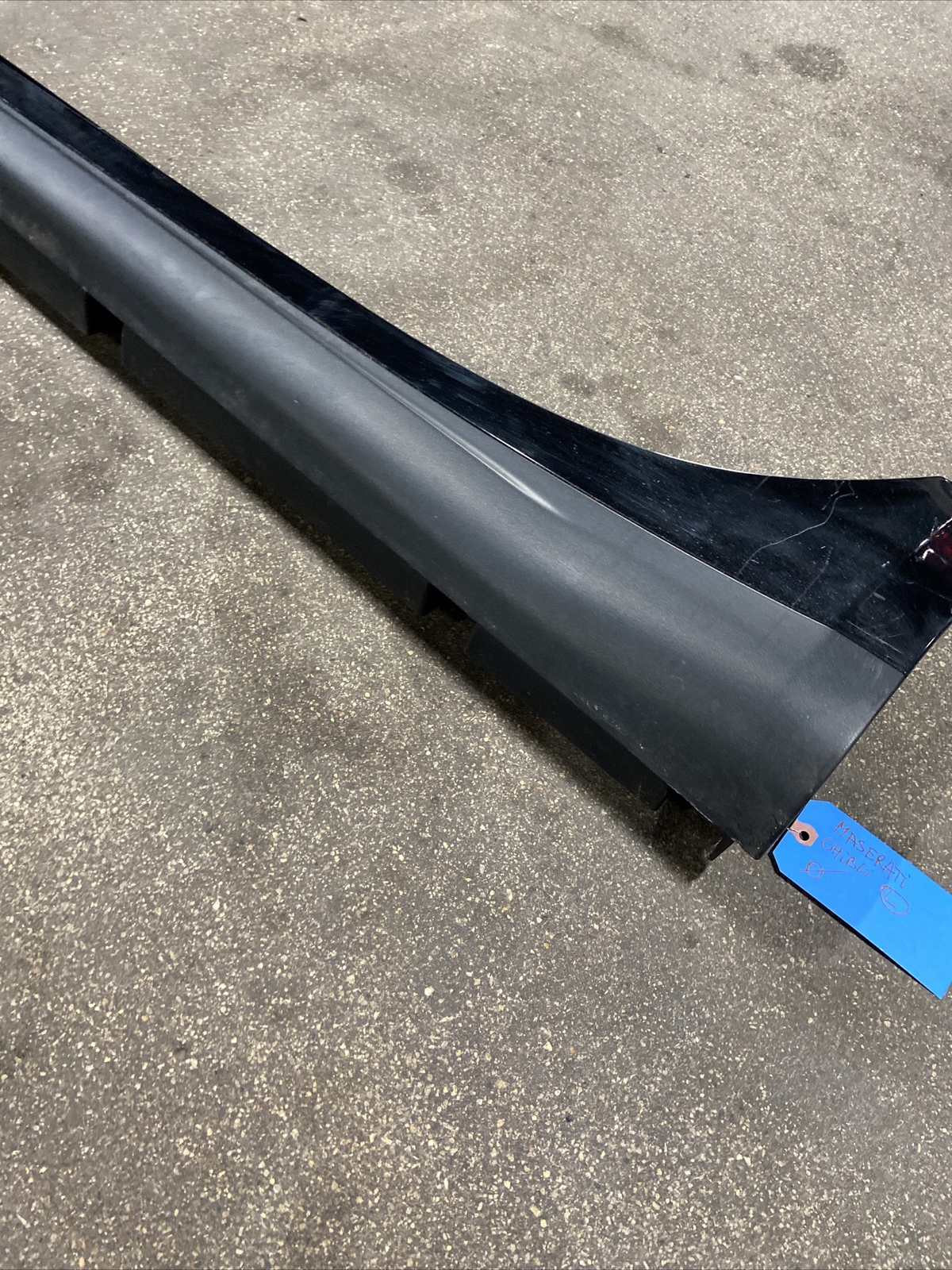 2014-2017 Maserati Ghibli S Q4 OEM Left Side Skirt Moulding Trim Panel (Black)
