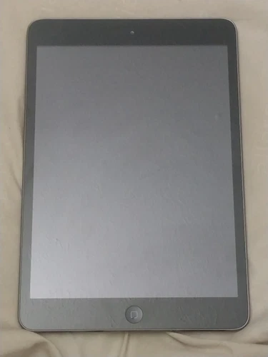 Apple iPad Air (1st Generation) A1474 16 GB, Wi-Fi, 9.7 in - Space Gray - Picture 1 of 2