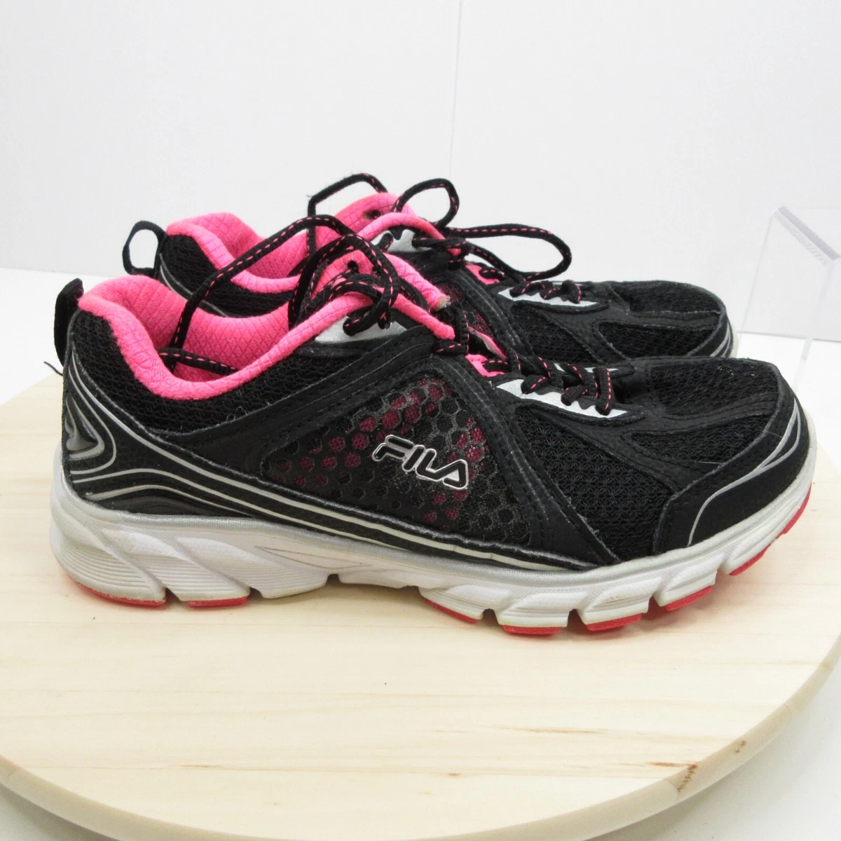 Fila womens shoe 2025