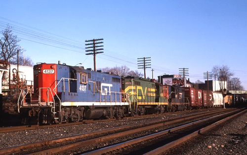 Original Slide: Grand Trunk Western GP9 4137 + CV + GTW Action at ...
