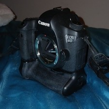 Canon EOS 6D 20.2MP Digital SLR Camera Body Only Black w/ Battery Grip Strap