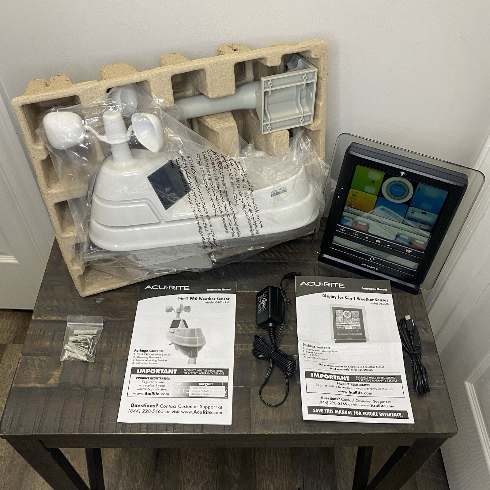 AcuRite 5-in-1 Pro Weather Sensor 06014RM & Display Console 