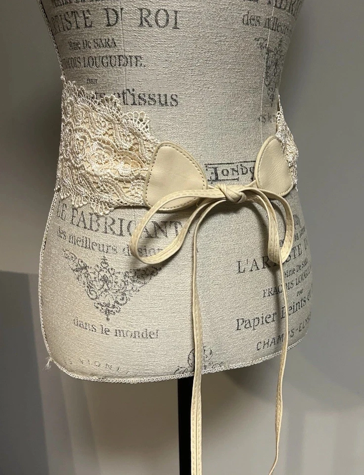 Corbatas de cinturón vintage de encaje crema imitación cuero cincha cintura casa romántica Foto 4 de 4