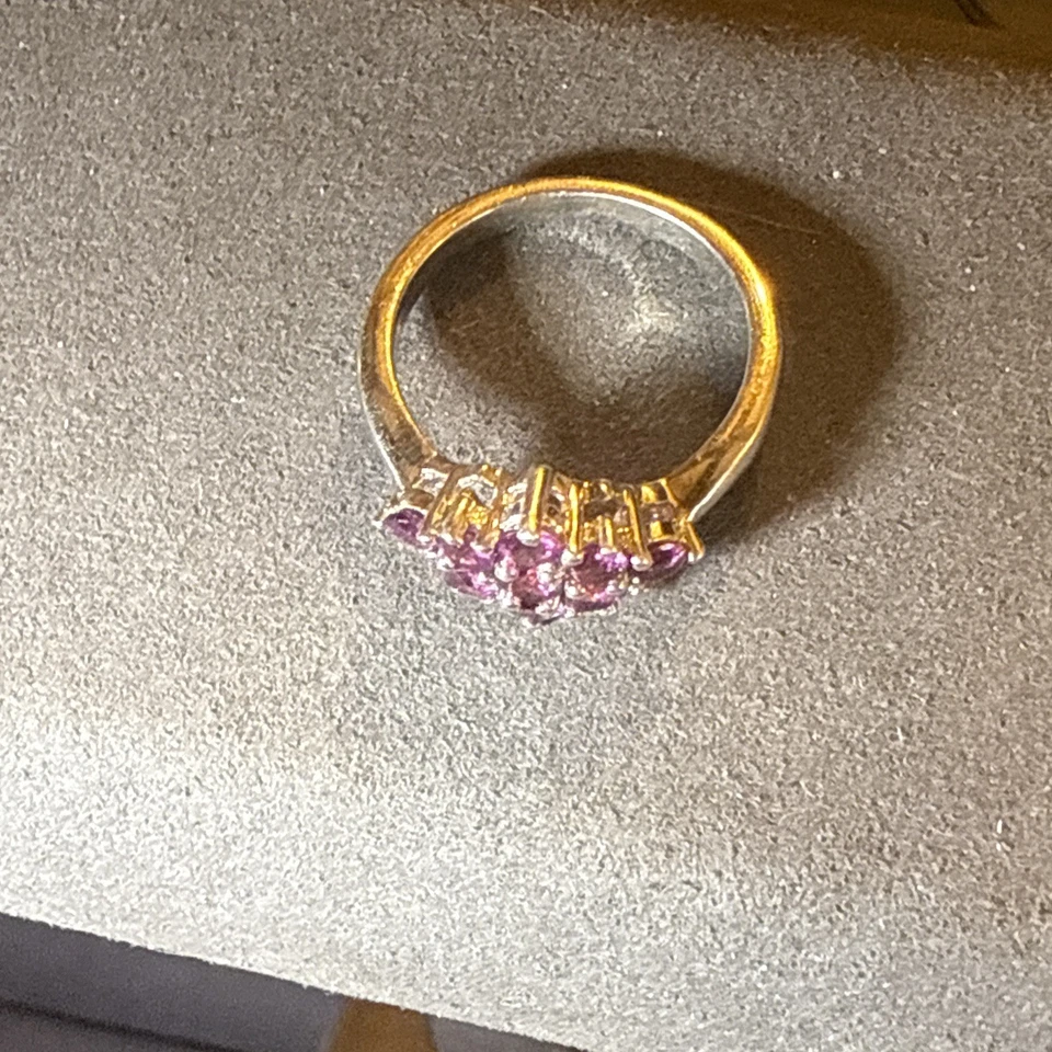Vintage Sterling Silver Ring with A Cluster of Pink Stones Size N 1/2 3.5g - Image 2 of 4