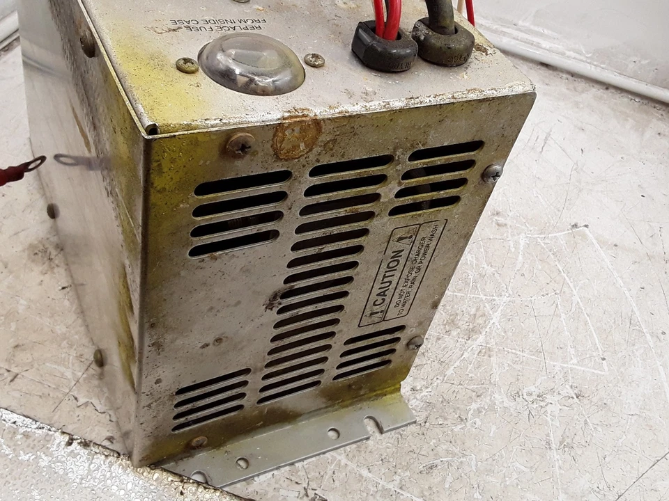 Cargador Cushman 892860 24LC25-8ET Foto 4 de 4