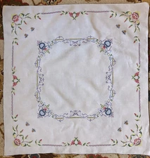 Antique Linen Tablecloth 33”x34” Embroidered With Florals And Bees W/4 Napkins