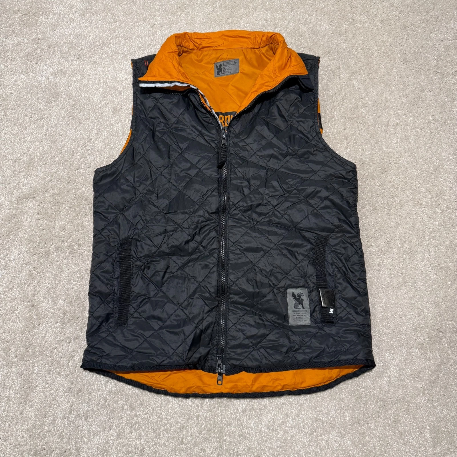 Chrome Industries Reversible Vest Men's Medium Black Quilted Cycling Full Zip image 1