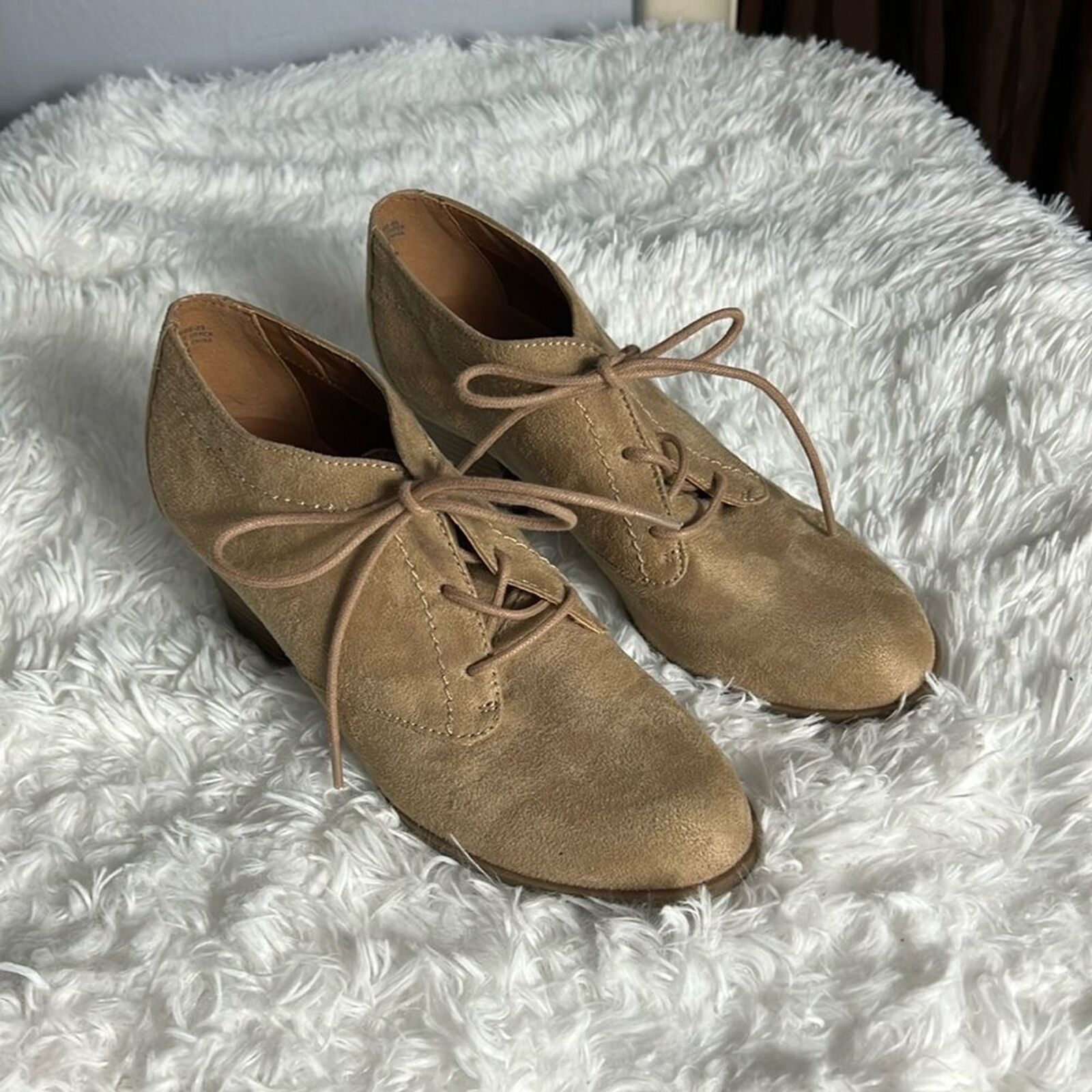 Indigo Rd. Tan Suede Lace Up Heeled Booties Shoes 7