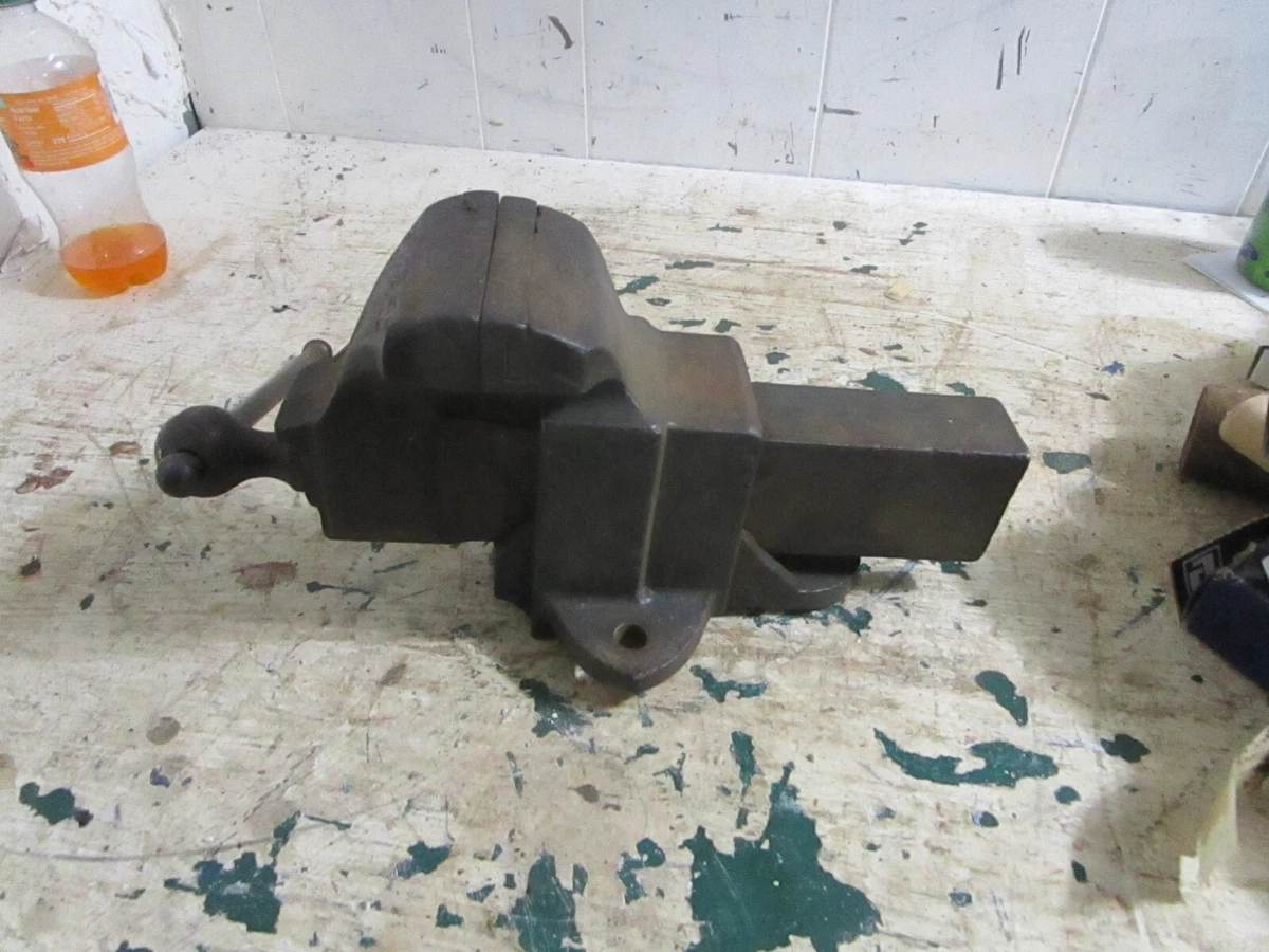 Vintage 27LB 215 Monarch Prentiss Lion Head Bench Vise 4