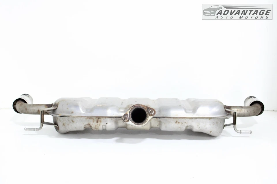 Silenciador de tubo de escape trasero Mazda 3 hatchback 2014-2018 2,5 L con puntas de tubo de escape OEM Foto 2 de 4