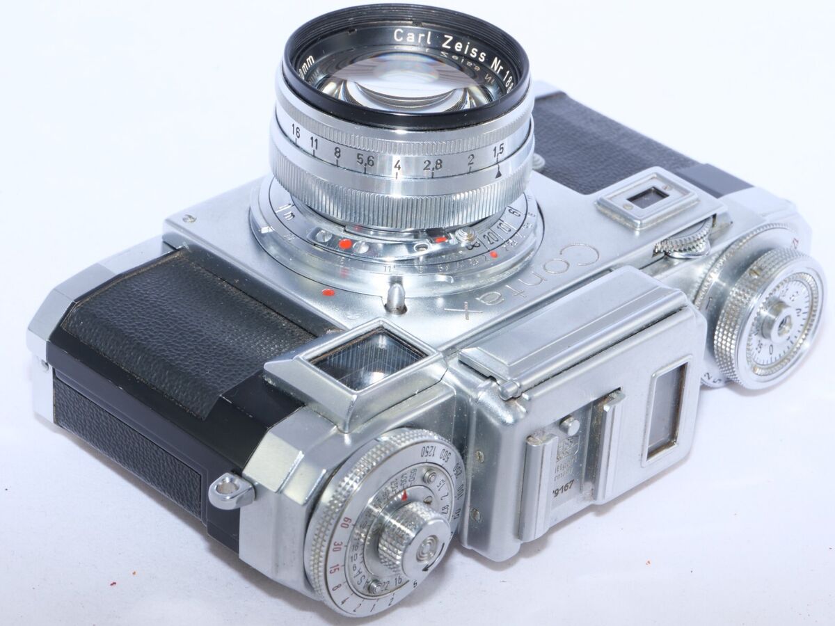 Vintage Zeiss Contax IIIa 35mm Rangefinder Camera. Sonnar Vintage Zeiss Contax IIIa 35mm Rangefinder Camera. Sonnar