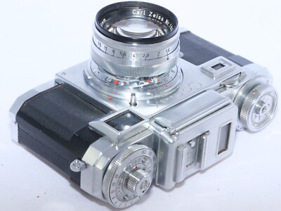 Vintage Zeiss Contax IIIa 35mm Rangefinder Camera. Sonnar Vintage Zeiss Contax IIIa 35mm Rangefinder Camera. Sonnar