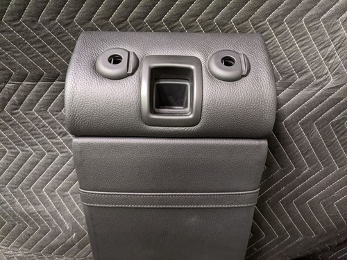 BMW G30 5-Series Center Armrest Rear Seat Dakota Leather 52207443115 - Picture 2 of 8
