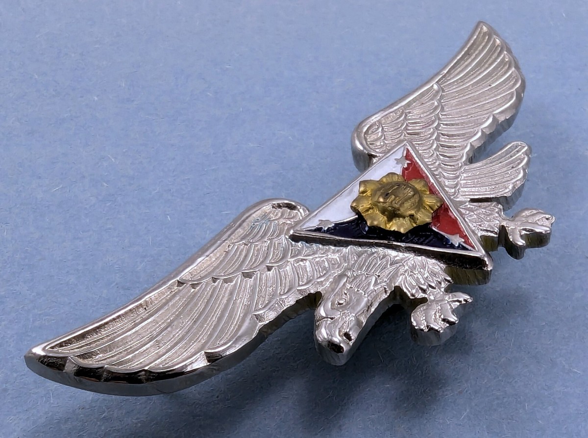 Philippine Air Force PAF Basic Pilot Wings Pin Badge in Silver