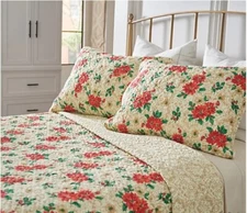 Home Reflections Holiday Motif Reversible Quilt Set - Holly & Poinsettia