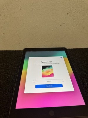 Apple iPad 6th Gen. 32GB, Wi-Fi, 9.7in - FOR SCRAP - LOT OF 10