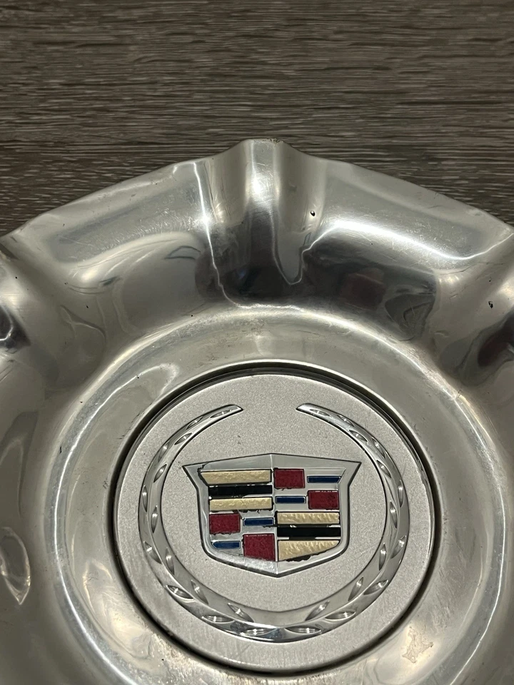 Tapa central rueda Cadillac SRX Premium 20" 7 radios 20965437 2013 2014 2015 2016 Foto 3 de 4