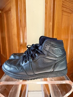 Air Jordan 1 Retro OG High Triple Black/University Red - PreOwned - Mens Size 10