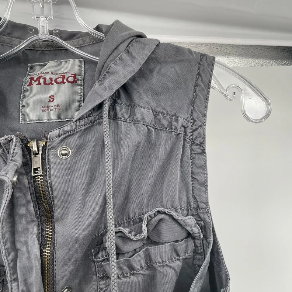 Chaleco utilitario sin mangas Mudd para mujer con capucha gris talla pequeña Foto 4 de 4