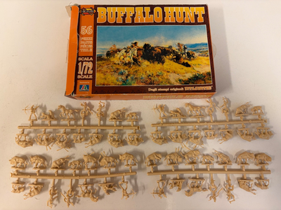 #ad VINTAGE ATLANTIS NEXUS BUFFALO HUNT SET 1 72 NIB TAN $9.99