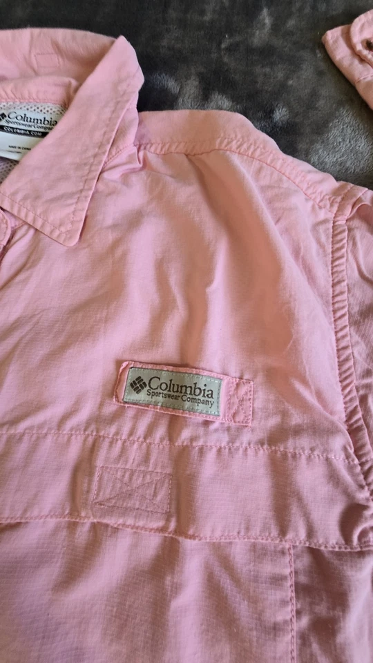 Columbia Women's Medium  PFG Tamiami II Long Sleeve Shirt darker Pink - Image 3 of 4