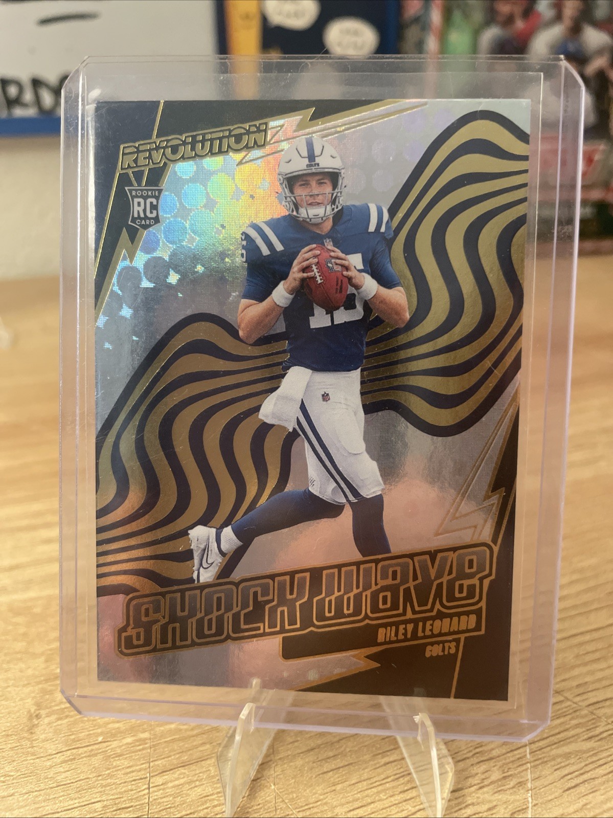 2025 Panini Revolution - Shockwave Riley Leonard #32 (RC)