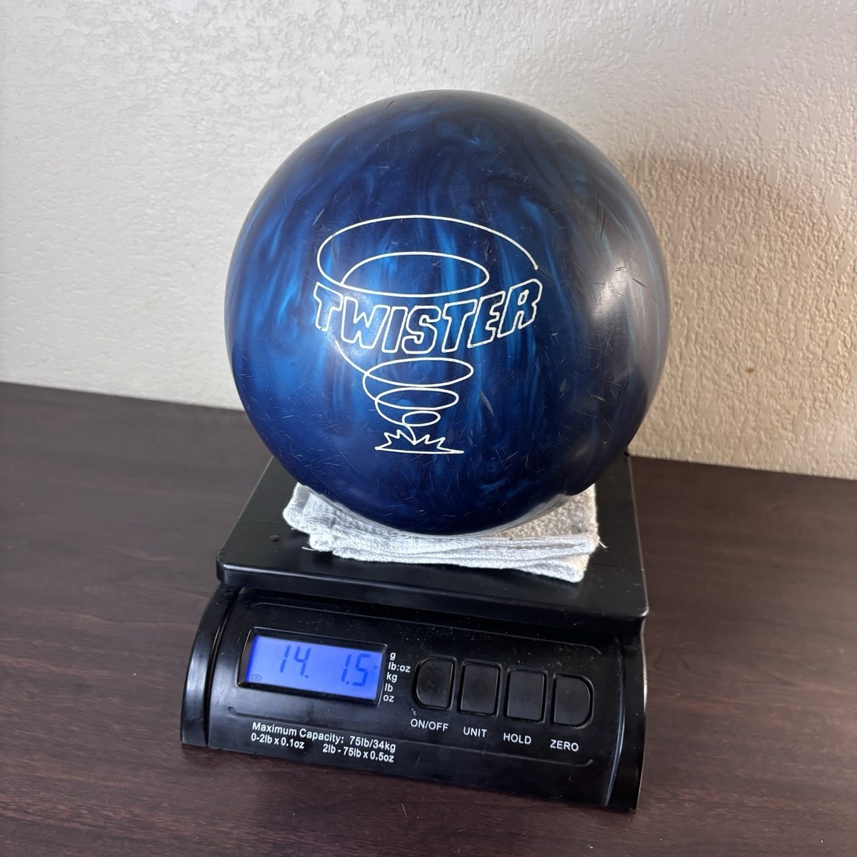 Vintage Brunswick Twister Blue Pearl Urethane Bowling Ball 14lbs