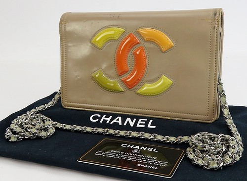 Authentic CHANEL Lipstick Beige Vinyl CC Logo Wallet On Chain WOC #62973