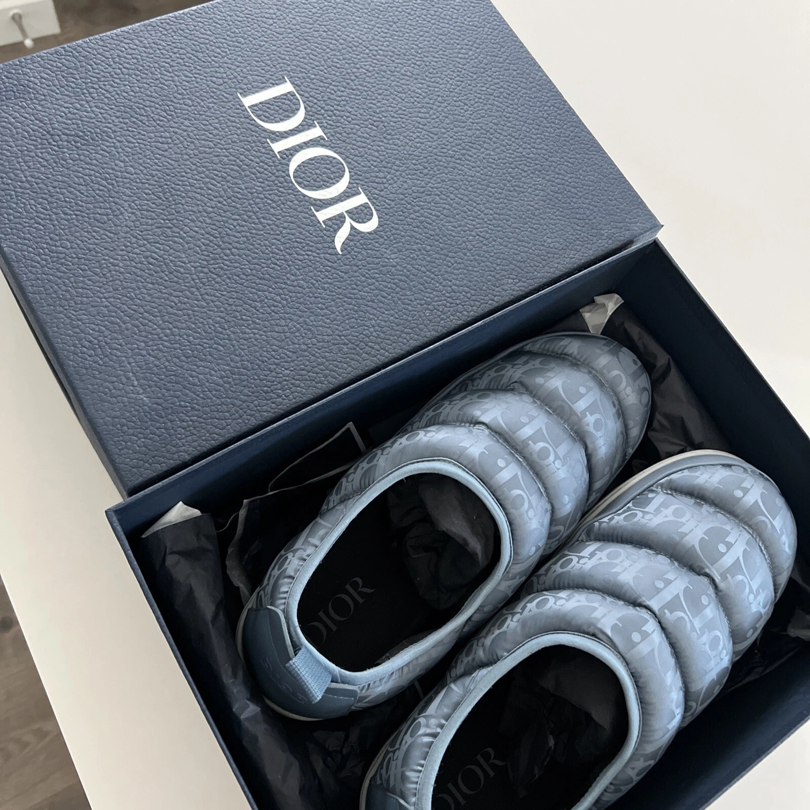 Pantoufle homme Dior nylon bleu clair légèrement portée