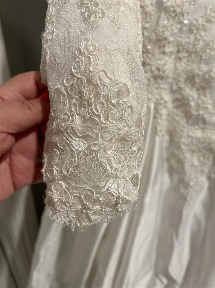 VESTIDO DE PRINCESA BORDADO LENTEJUELAS TALLA PEQUEÑA MARFIL BODA VINTAGE AÑOS 90 Foto 4 de 4