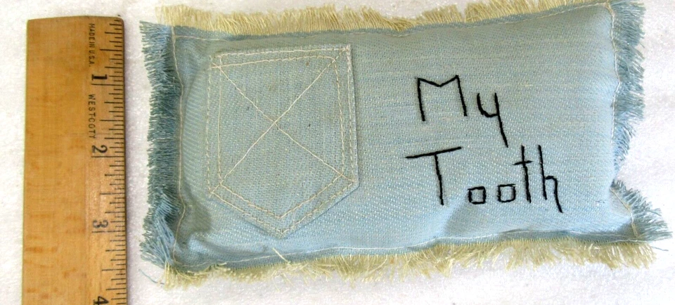 Almohada vintage hecha a mano Tooth Fairy con bolsillo denim flecos "My Tooth" años 70 Foto 4 de 4