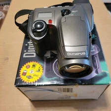 VINTAGE OLYMPUS D-600L DIGITAL CAMERA ~ Untested