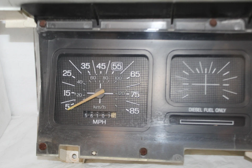 Cuadro de instrumentos velocímetro 80-86 Ford F150/F250/F350 diésel 56.107 millas Foto 3 de 4