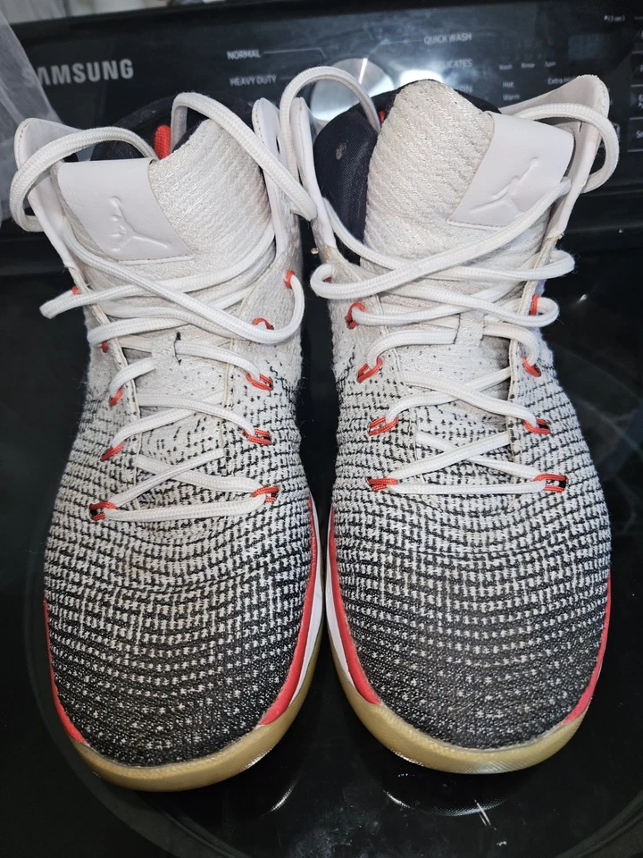 Jordan 31 Black Toe 10.5 - Image 3 of 4