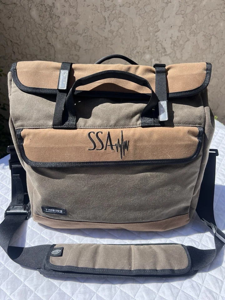 Timbuk2 Hecho en San Francisco EE. UU. Encerado Sarga Lona Maletín Bolso Mensajero Usado en Excelente Condición Foto 4 de 4