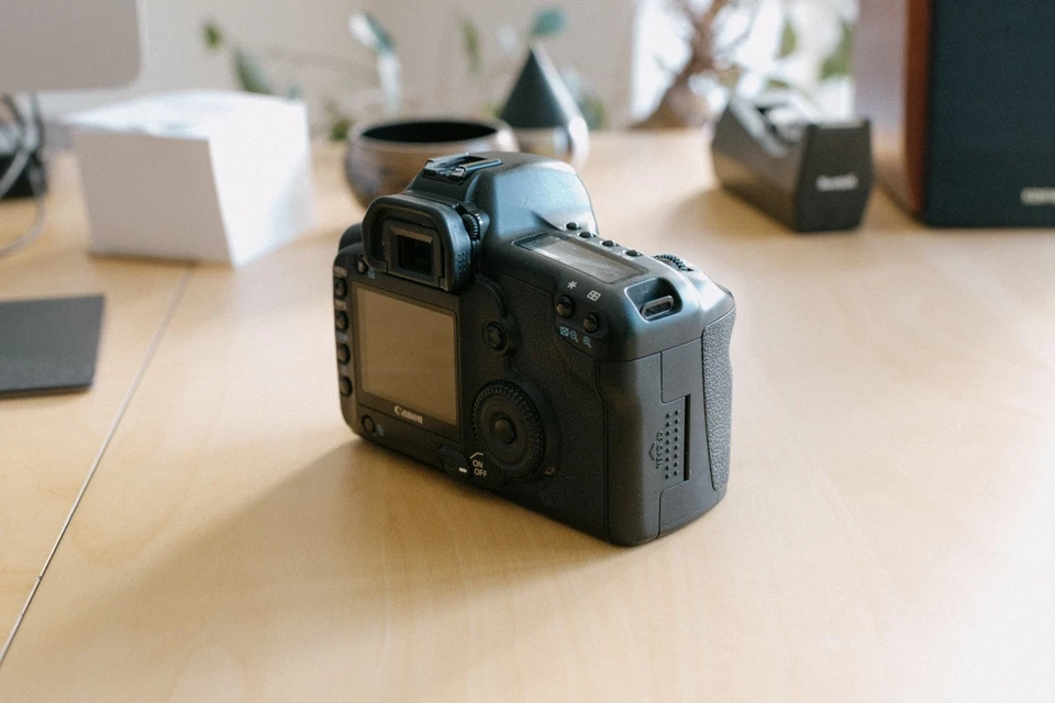 Canon EOS 5D (Mark I / Classic) (gebraucht, guter Zustand) - Bild 4 von 4