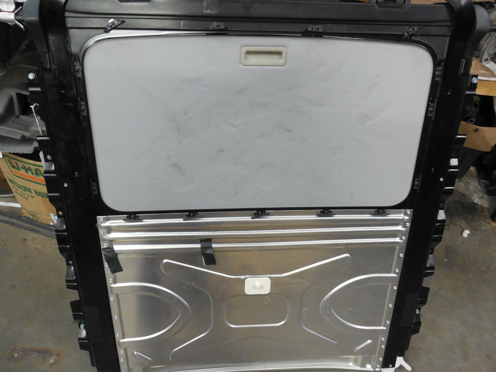 0410 BMW 5 Series E60 Sedan Sunroof Glass & Frame W/Motor OEM 9137056