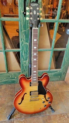 Epiphone ES 335 Semi-Hollow Electric Guitar Figured in Raspberry Tea Burst
