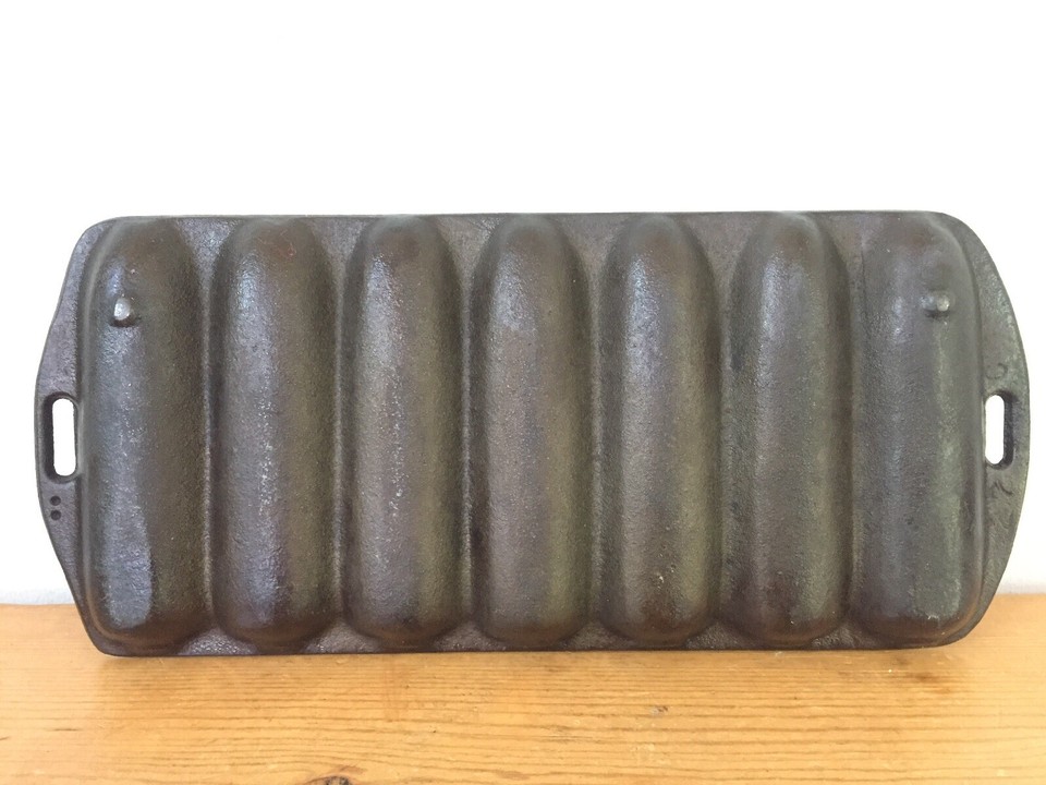 Vintage Lodge No 27C Cast Iron Cornbread Corn Stick Shaped Muffin