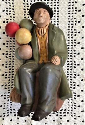 'Old Balloon Man'i Figurine 7.25'' Soft Muted Colors