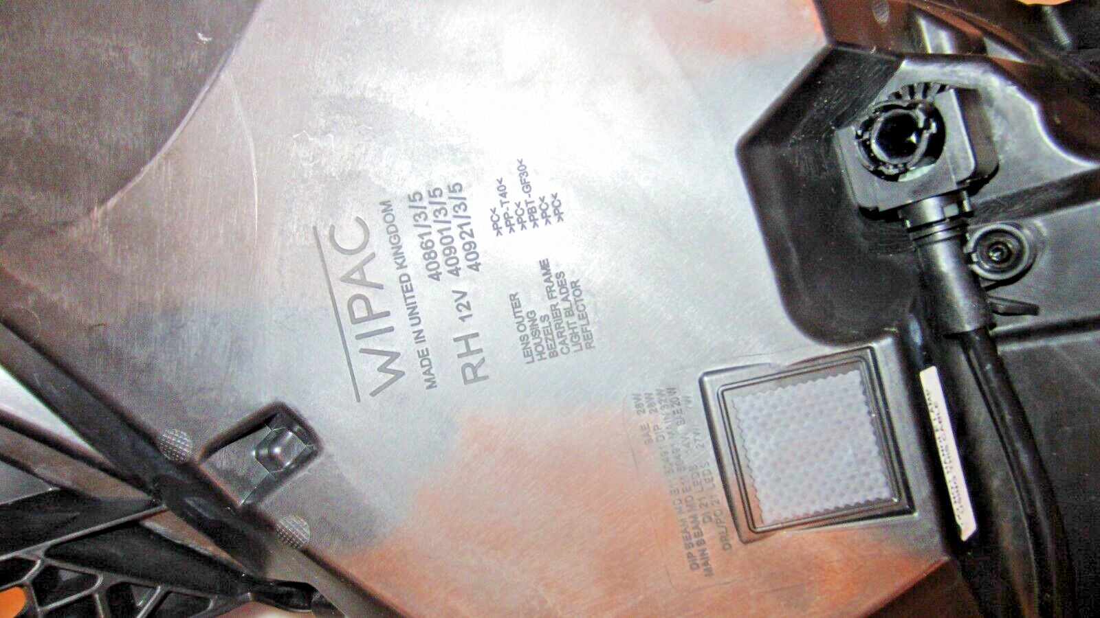 2024 ASTON MARTIN DB12 RH SIDE PASSENGER SIDE LED COMPLETE HEADLIGHT OEM MINT